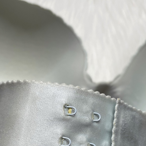 Victoria’s Secret Angels Secret Embrace Bra 34DD - Picture 8 of 8